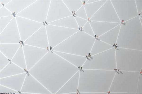 游泳主题励志故事分享_坚持训练突破自我(图1)